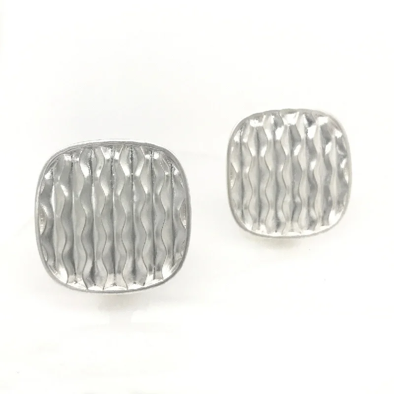 Ladies fashion earrings-Square Desert Wave Clip Earrings