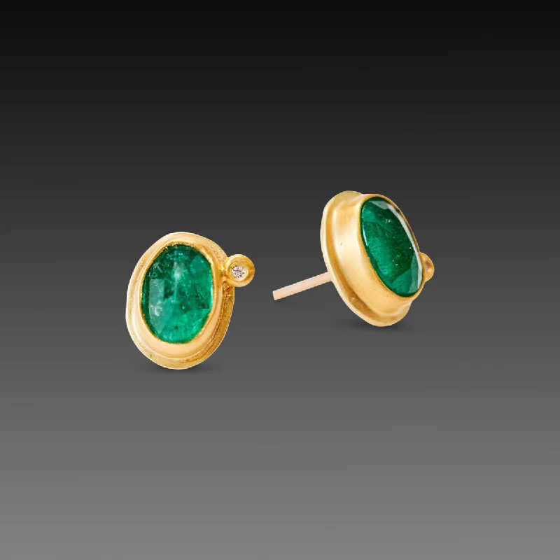 Ladies diamond earrings-Oval Emerald Stud Earrings