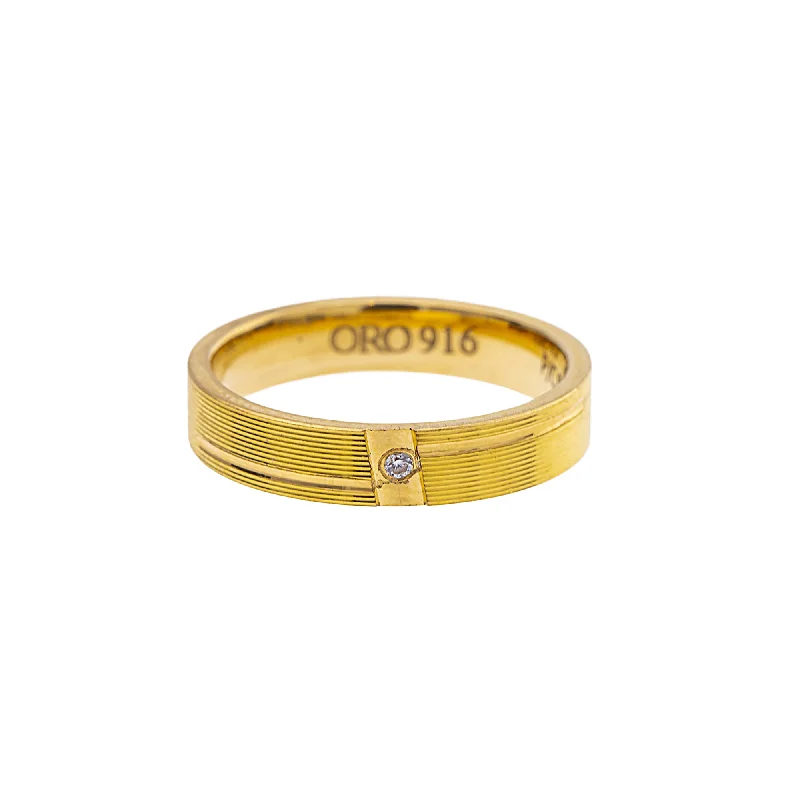 Ladies floral design ring-22K Yellow Gold & CZ Ring (6.3gm)