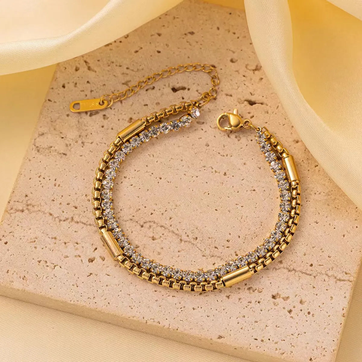 Ladies luxury bracelet-Classic Style Geometric Titanium Steel Plating Inlay Rhinestones 18k Gold Plated Bracelets