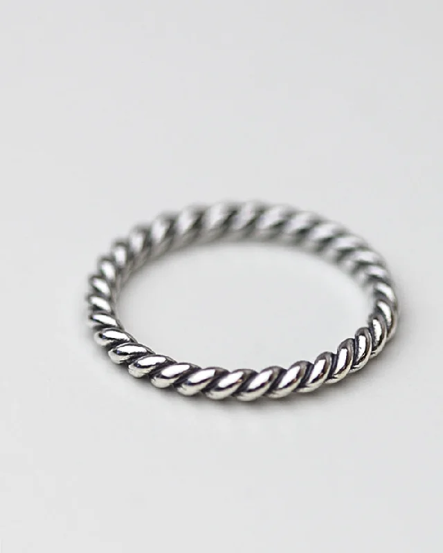 Ladies sapphire-studded ring-3.5 Twisted Ring