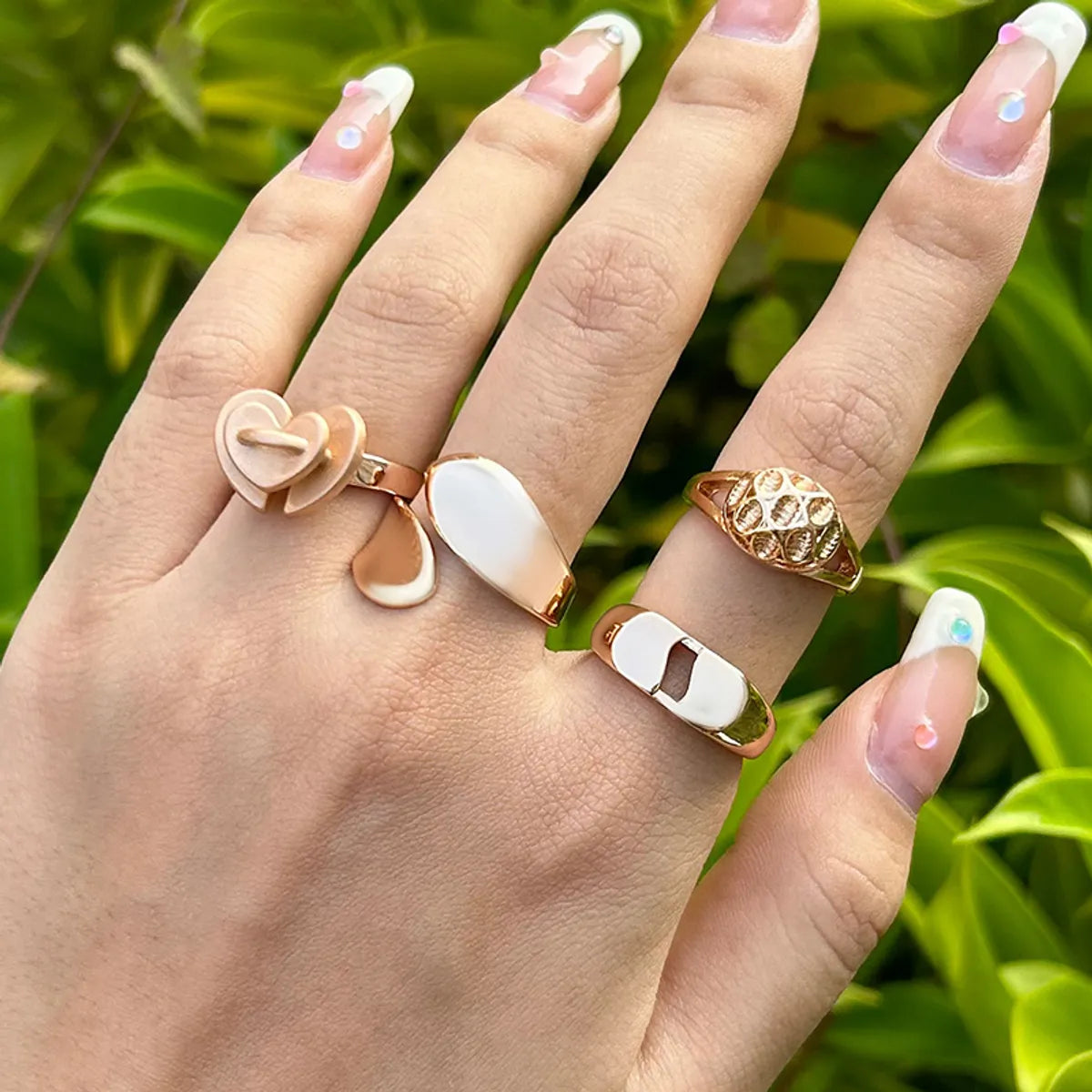 Ladies geometric ring-Vintage Style Xuping Simple Style Oval Heart Shape Alloy Plating Hollow Out 18k Gold Plated Women's Open Rings