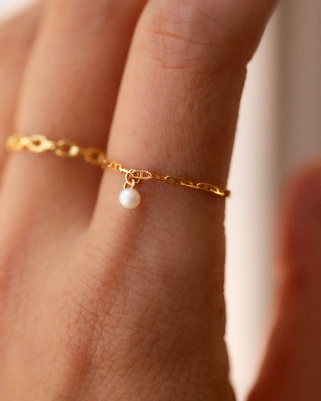 Ladies vintage diamond ring-14k Gold Pearl Anchor Chain Ring