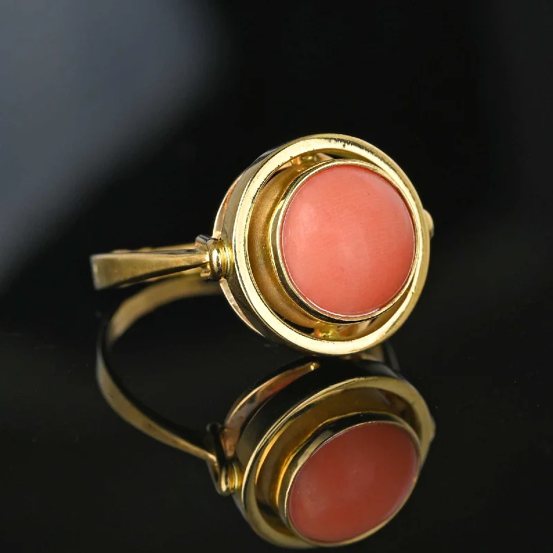 Ladies black ring-Vintage Russian 14K Gold Cabochon Coral Ring