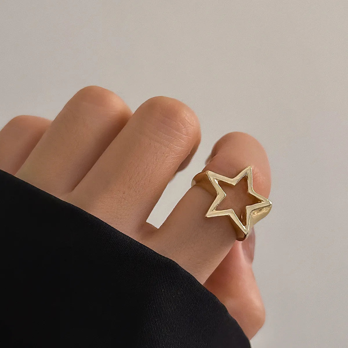 Ladies floral design ring-Simple Style Classic Style Star Alloy Hollow Out Women's Rings