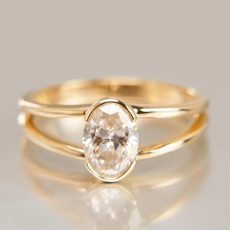 Ladies vintage-inspired ring-Classic Diamond Willow Ring