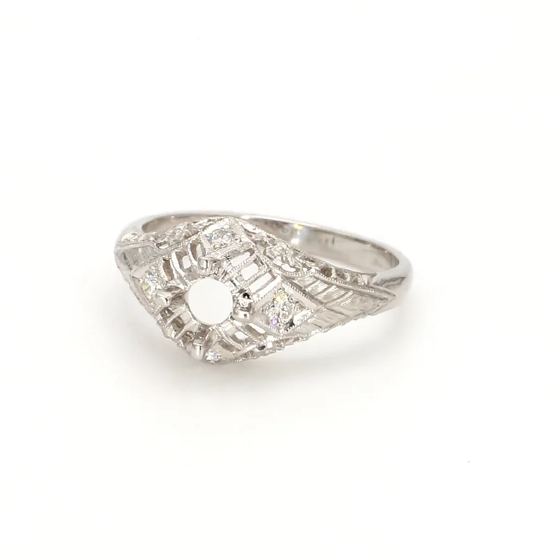 Ladies luxury engagement rings-Vintage Engagement Ring