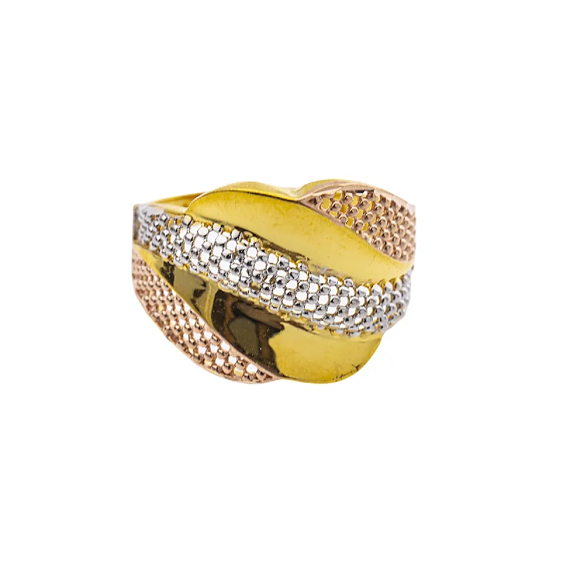 Ladies sapphire-studded ring-22K Multi-Tone Gold Cocktail Ring (4.6gm)